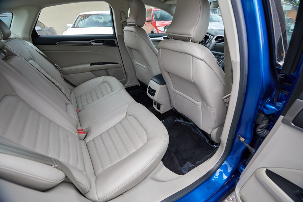 Photo 16 of this FORD FUSION ENERGI