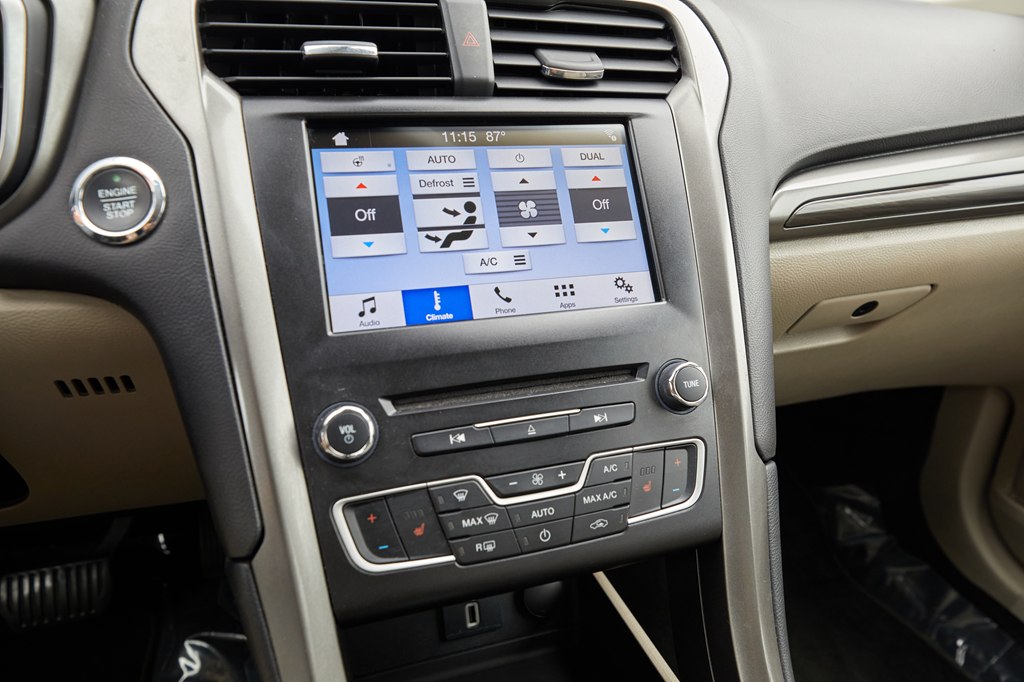 Photo 20 of this FORD FUSION ENERGI