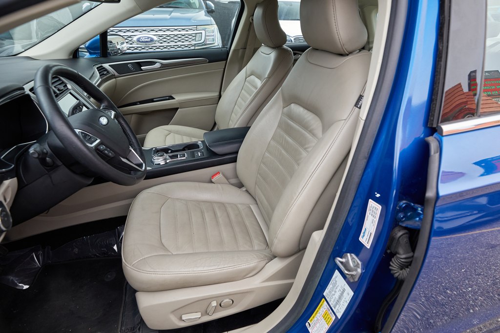 Photo 10 of this FORD FUSION ENERGI