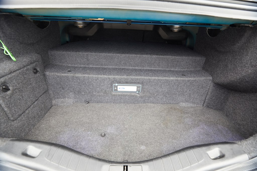 Photo 25 of this FORD FUSION ENERGI