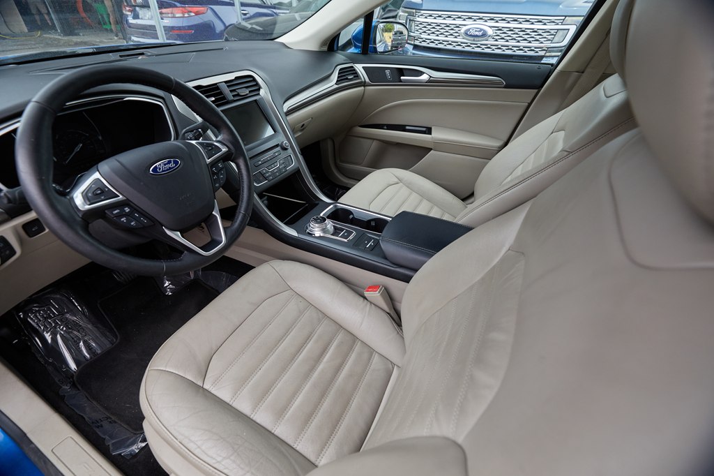 Photo 11 of this FORD FUSION ENERGI