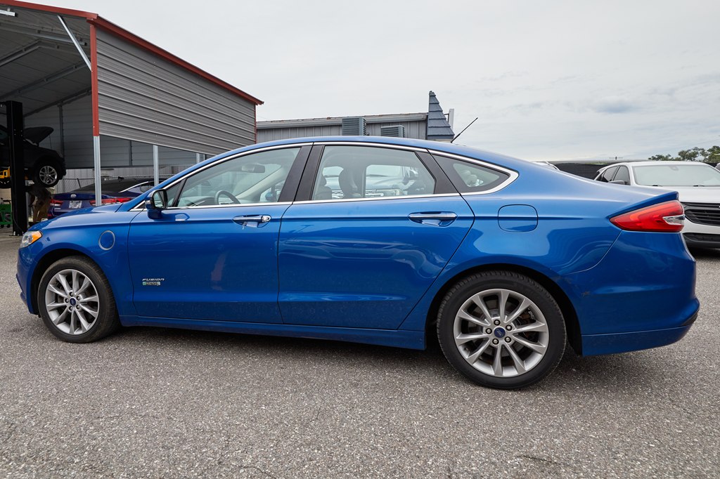 Photo 8 of this FORD FUSION ENERGI