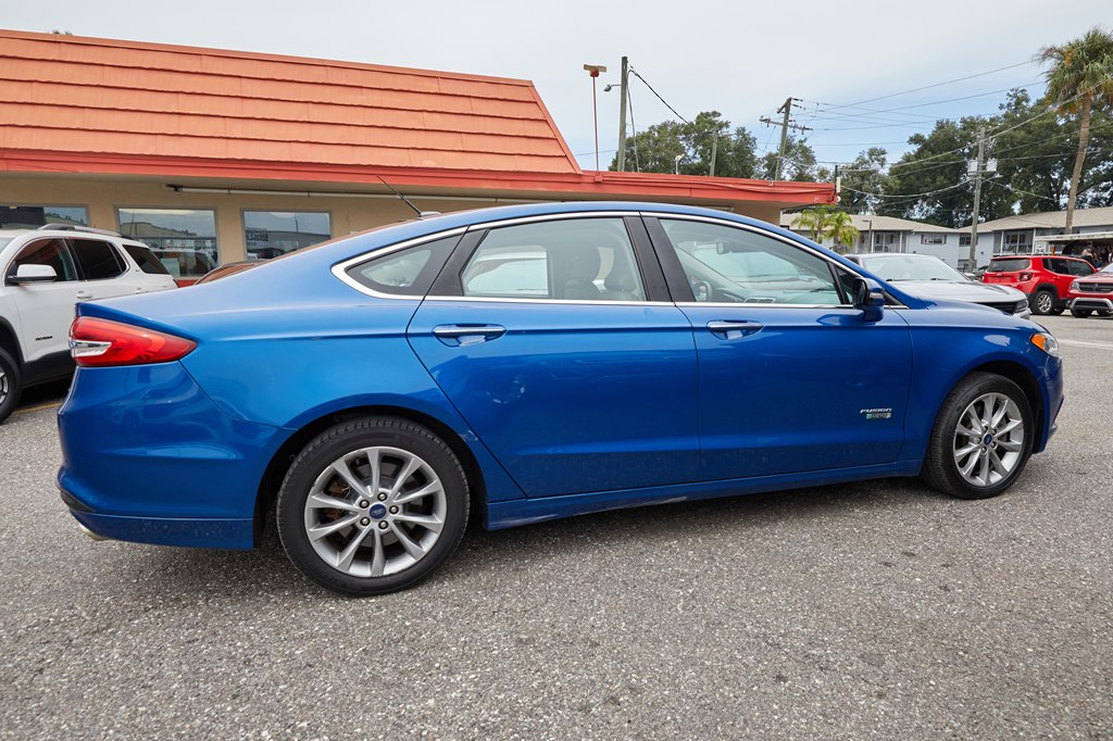 Photo 4 of this FORD FUSION ENERGI