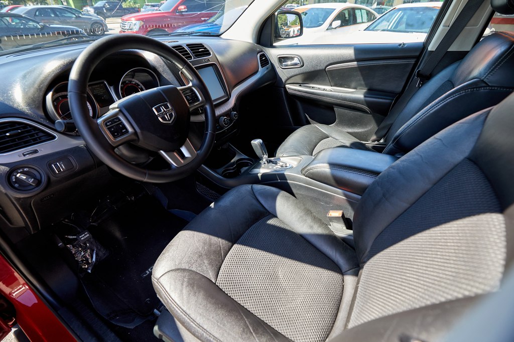 Photo 9 of this DODGE JOURNEY