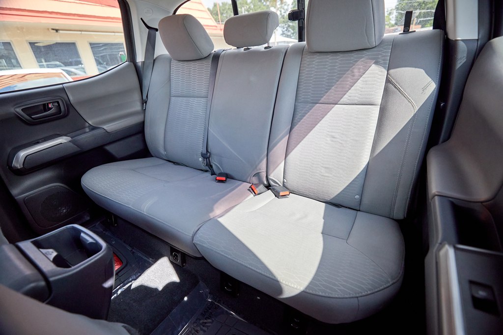 Photo 20 of this TOYOTA TACOMA