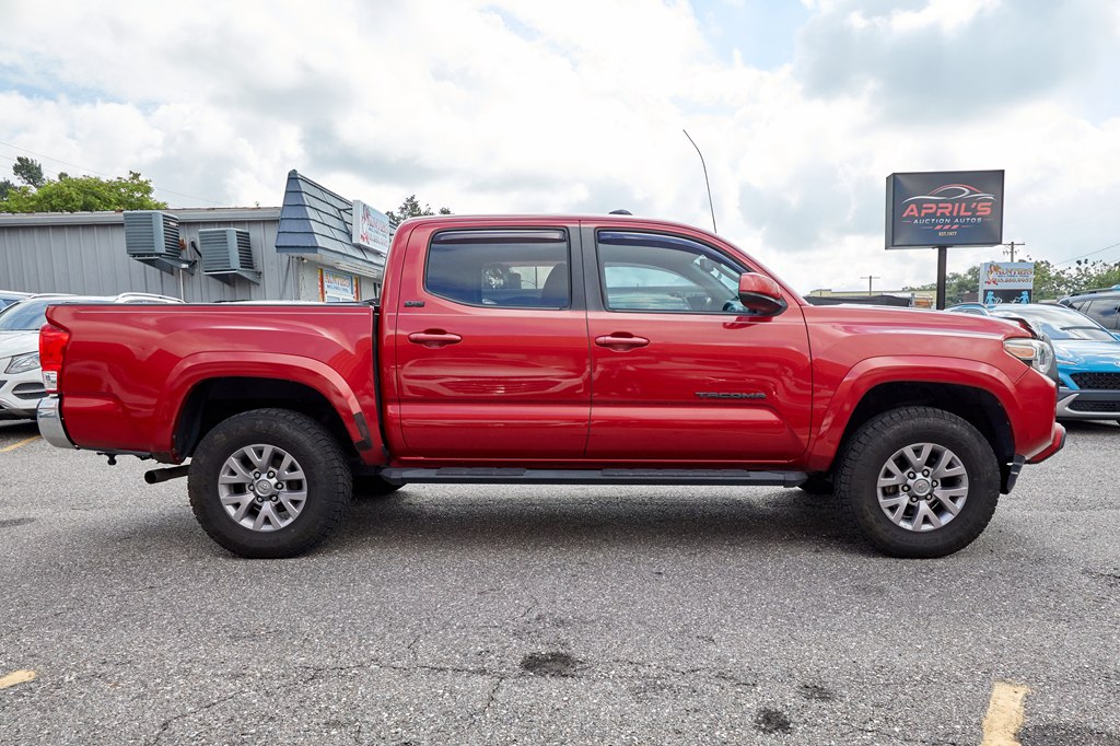 Photo 4 of this TOYOTA TACOMA