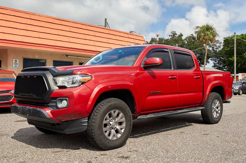 2017 TOYOTA TACOMA
