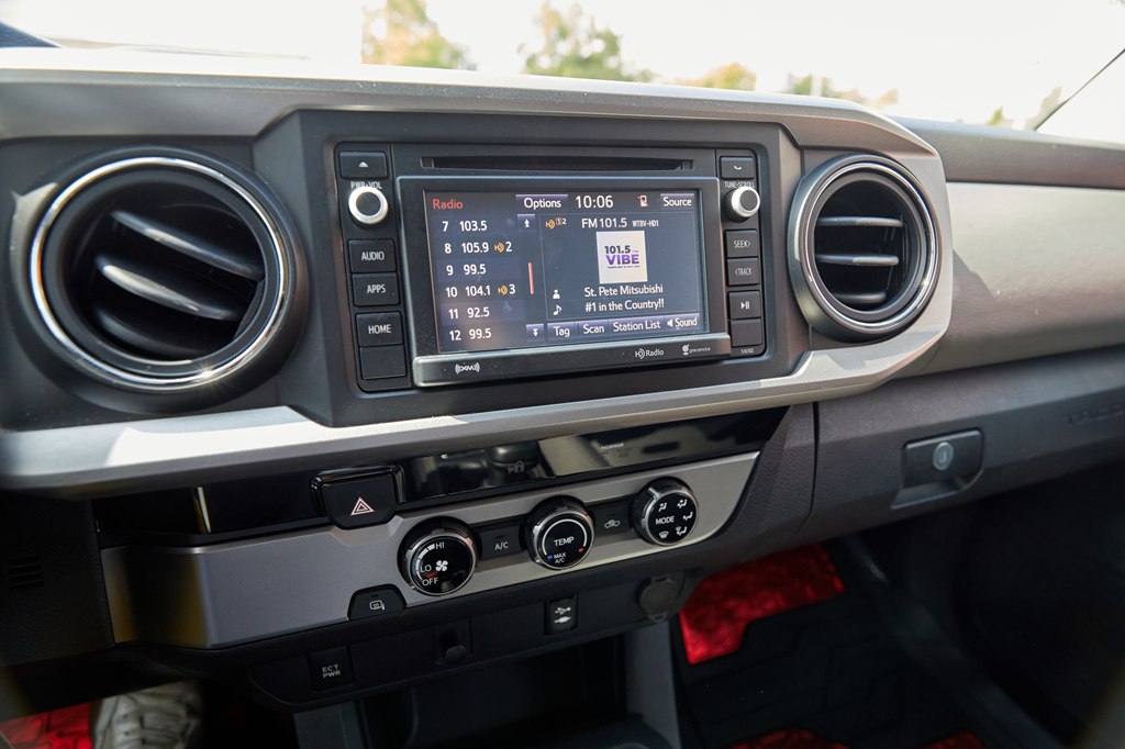 Photo 14 of this TOYOTA TACOMA