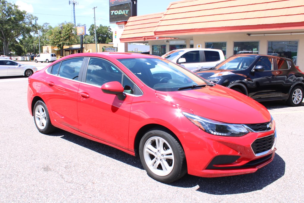 Photo 4 of this CHEVROLET CRUZE