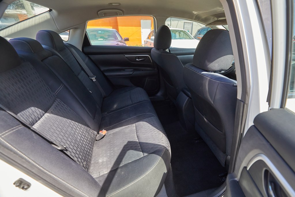 Photo 19 of this NISSAN ALTIMA