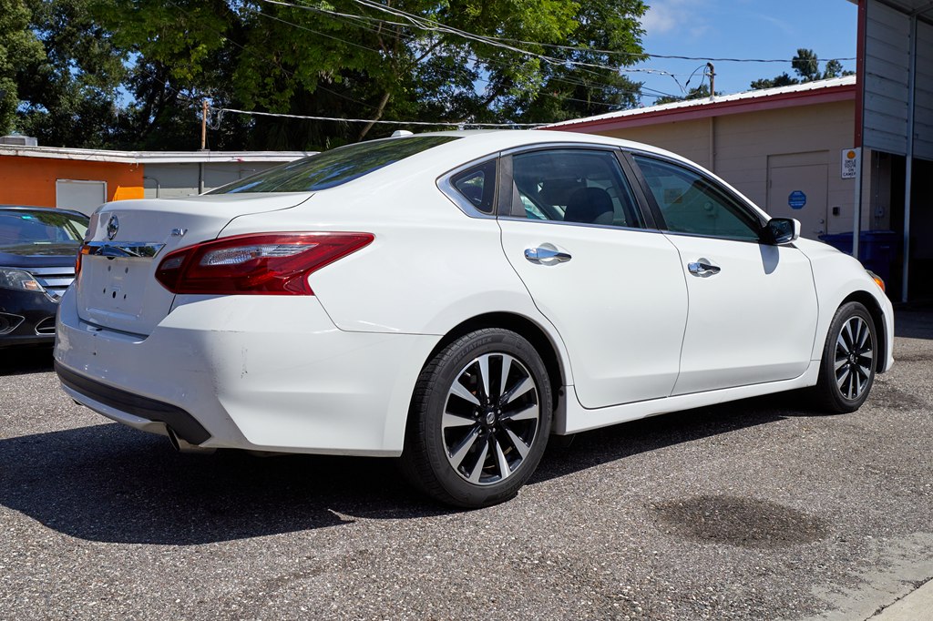 Photo 5 of this NISSAN ALTIMA