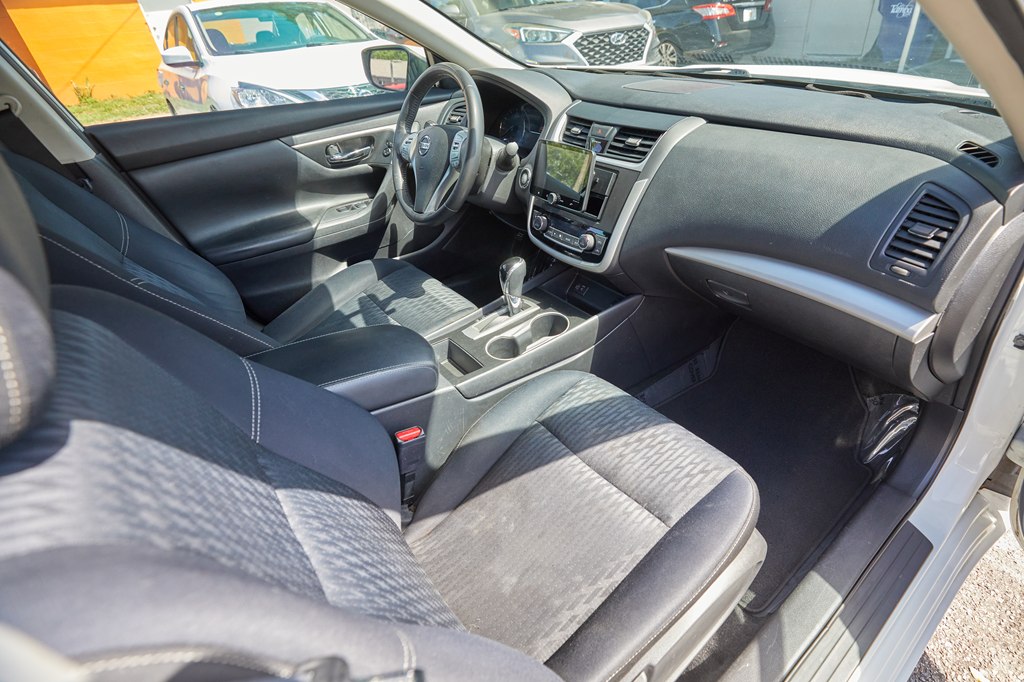 Photo 17 of this NISSAN ALTIMA