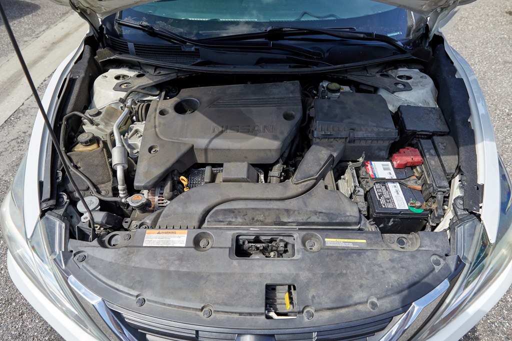 Photo 9 of this NISSAN ALTIMA