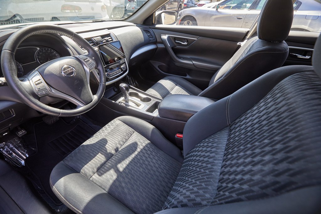 Photo 13 of this NISSAN ALTIMA