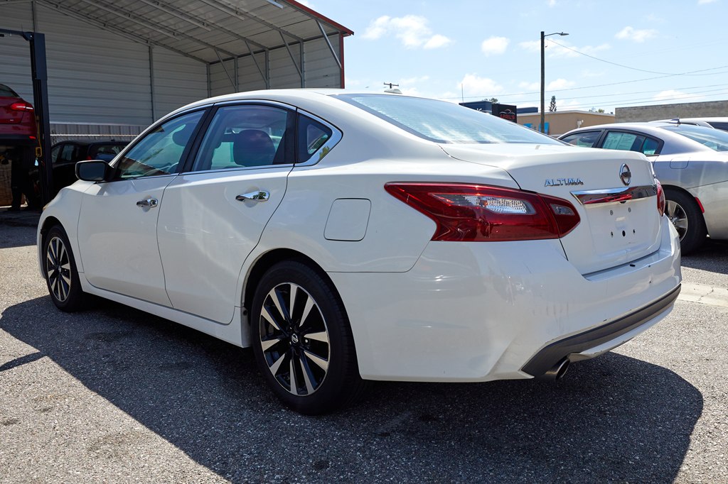 Photo 7 of this NISSAN ALTIMA