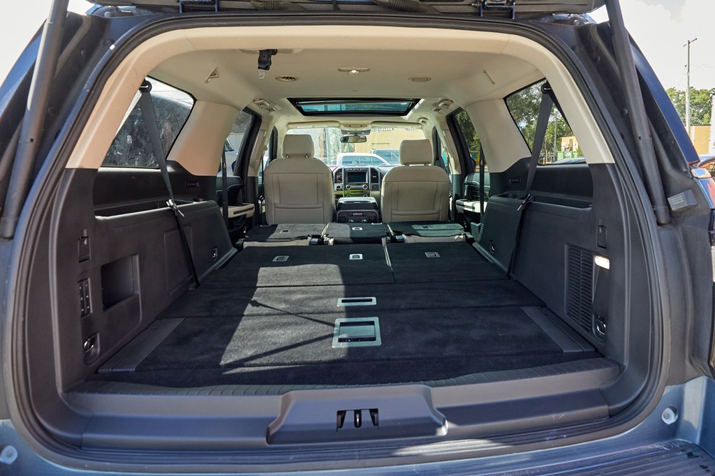 Photo 29 of this FORD EXPEDITION MAX