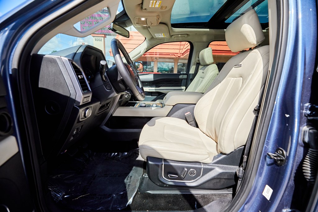 Photo 13 of this FORD EXPEDITION MAX