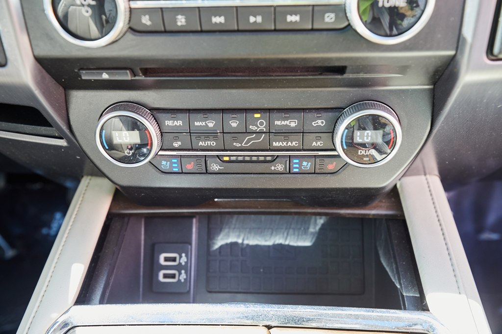Photo 11 of this FORD EXPEDITION MAX