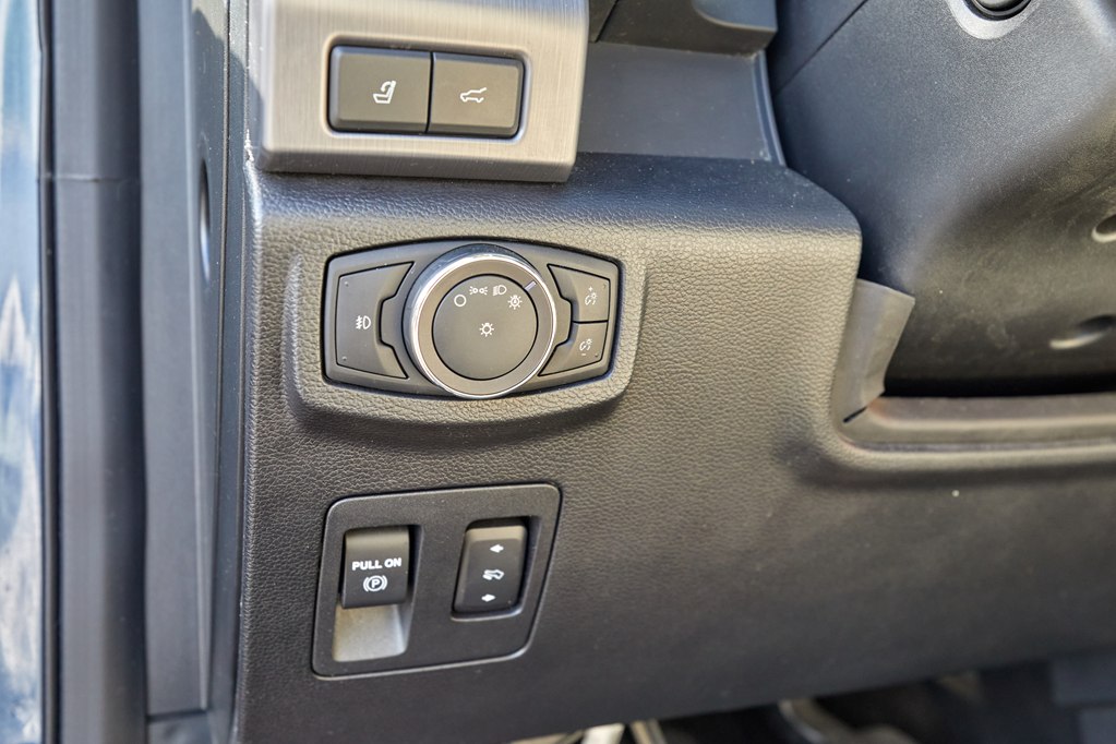 Photo 18 of this FORD EXPEDITION MAX