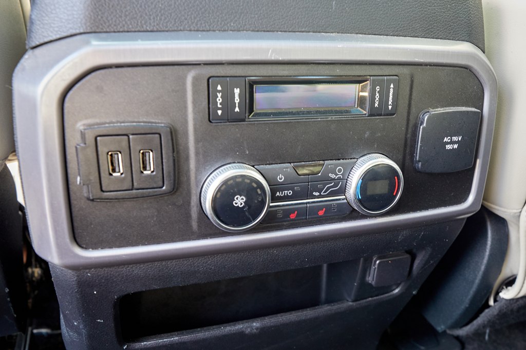 Photo 32 of this FORD EXPEDITION MAX