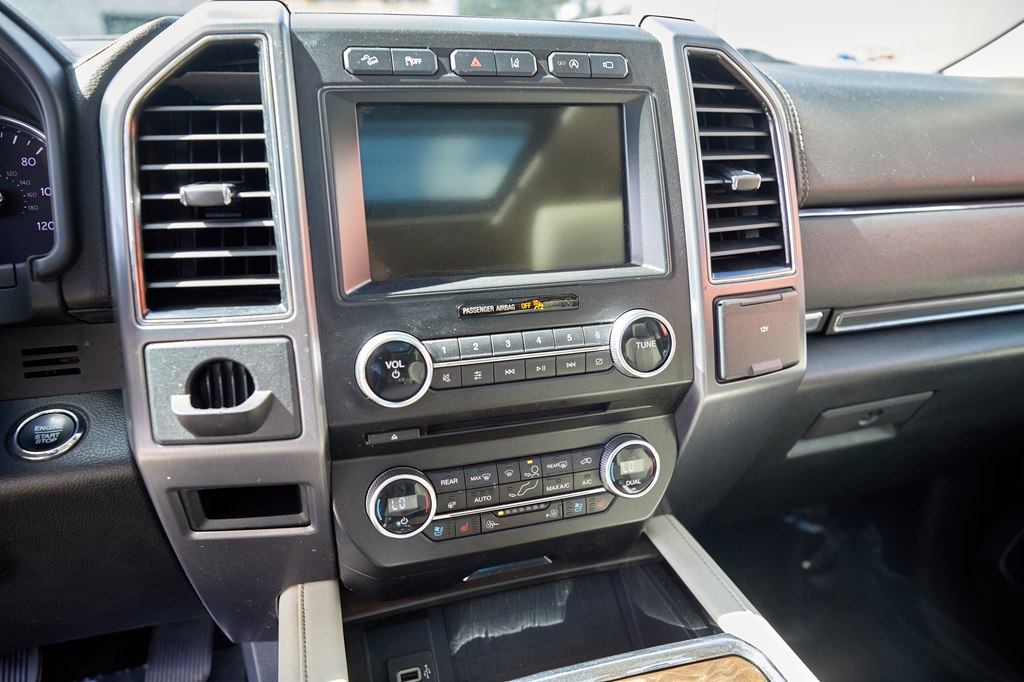 Photo 16 of this FORD EXPEDITION MAX
