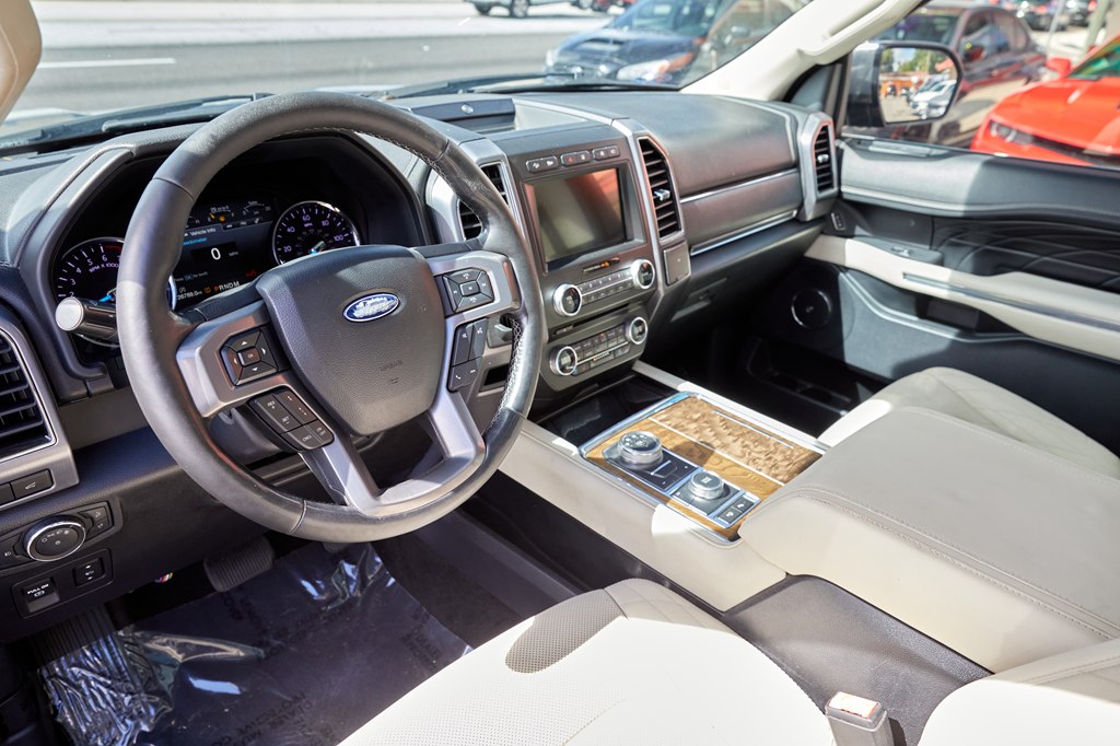 Photo 17 of this FORD EXPEDITION MAX