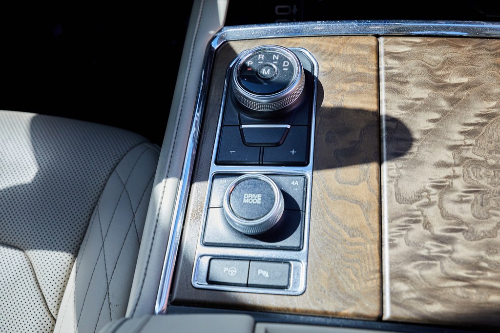 Photo 12 of this FORD EXPEDITION MAX