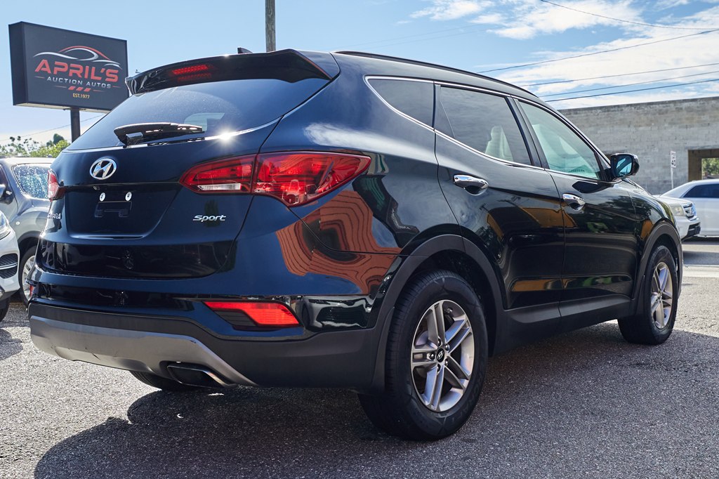 Photo 5 of this HYUNDAI SANTA FE SPORT