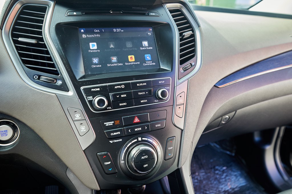 Photo 14 of this HYUNDAI SANTA FE SPORT