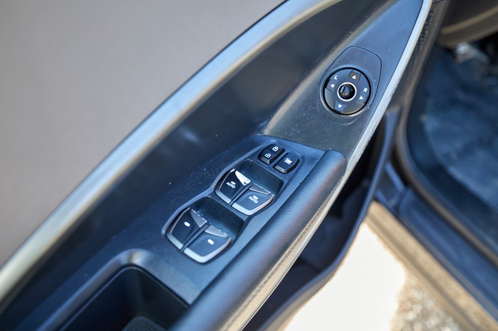 Photo 16 of this HYUNDAI SANTA FE SPORT