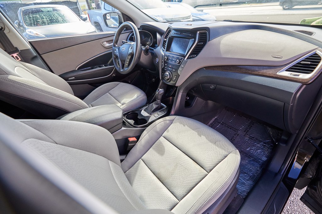 Photo 18 of this HYUNDAI SANTA FE SPORT