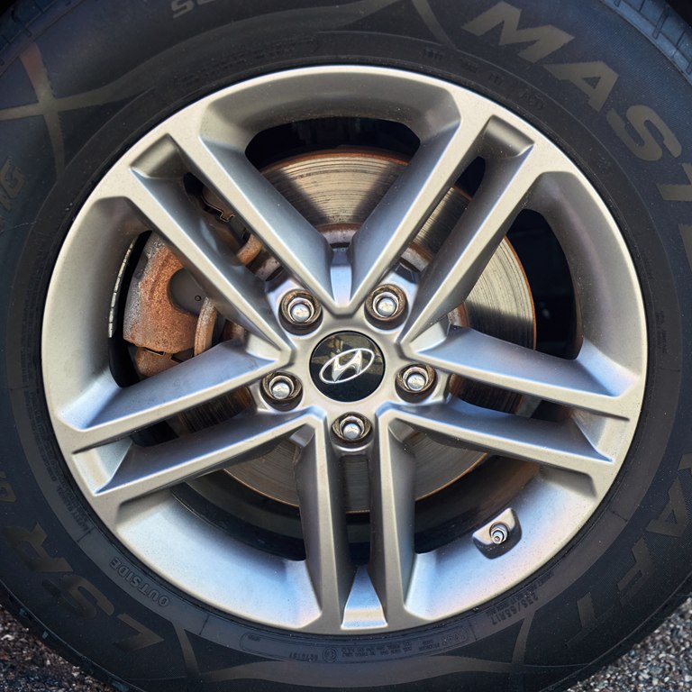 Photo 26 of this HYUNDAI SANTA FE SPORT