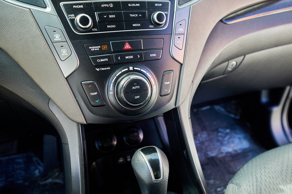 Photo 15 of this HYUNDAI SANTA FE SPORT