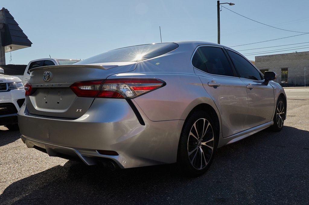 Photo 5 of this TOYOTA CAMRY