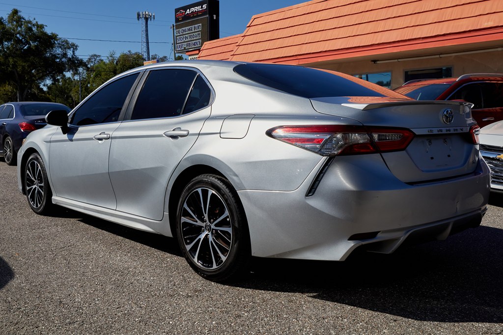 Photo 7 of this TOYOTA CAMRY