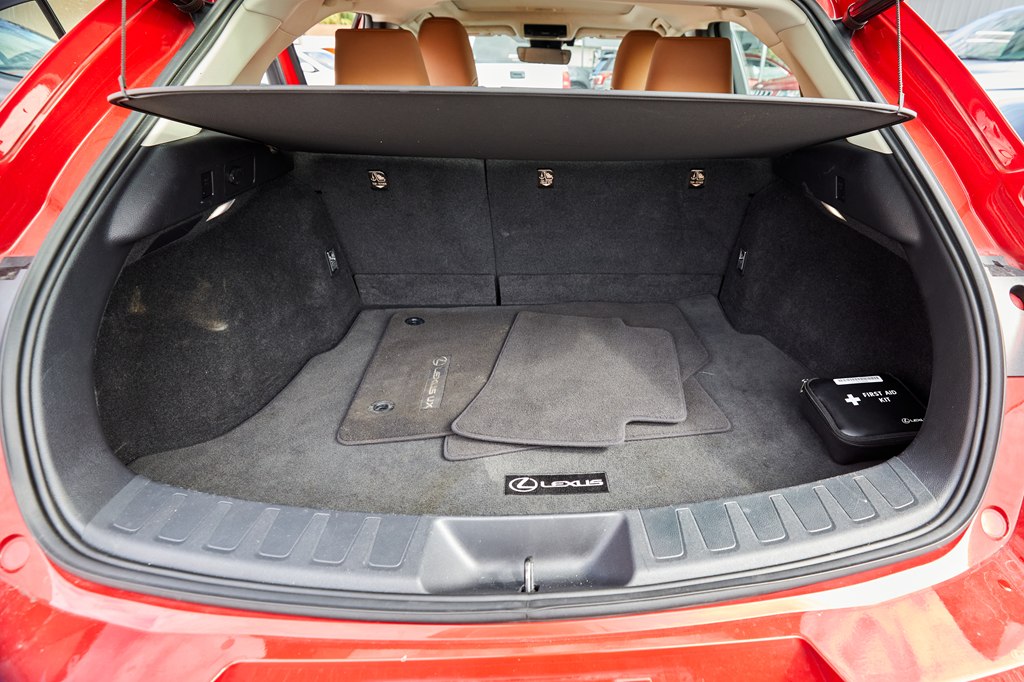 Photo 25 of this LEXUS UX 200