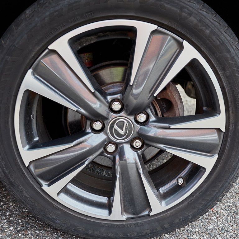 Photo 30 of this LEXUS UX 200