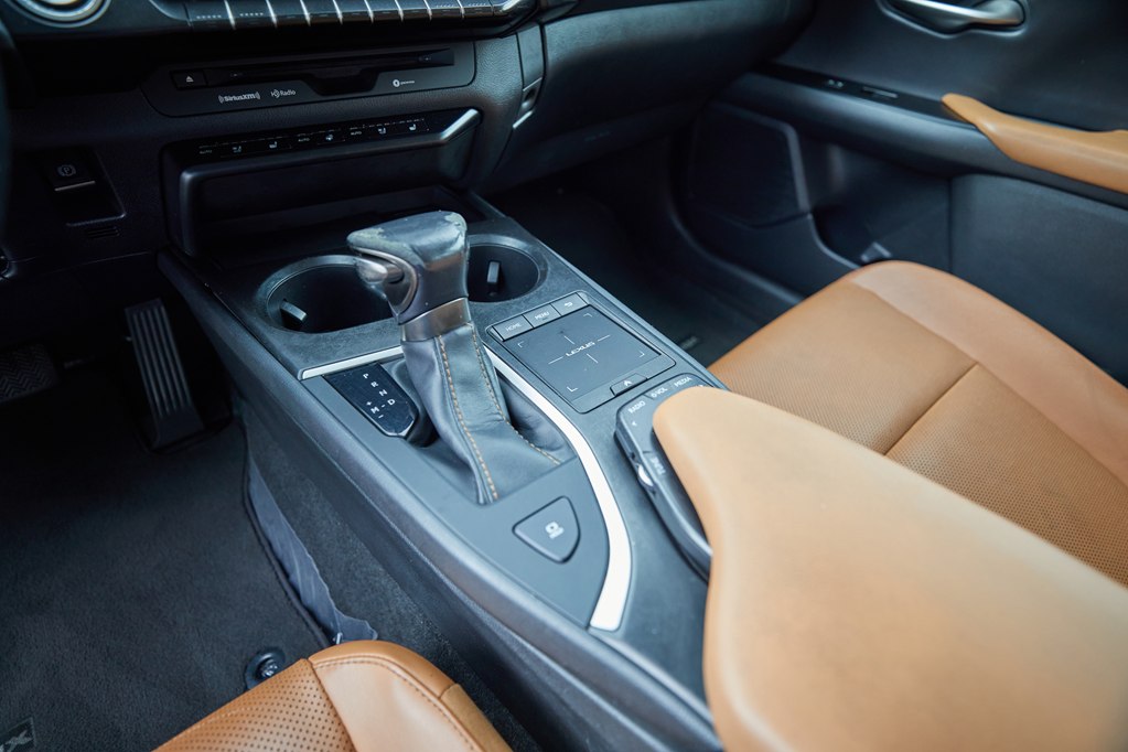 Photo 15 of this LEXUS UX 200