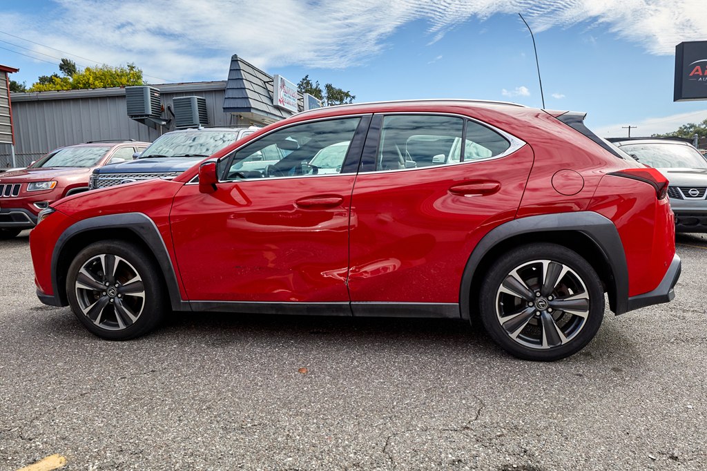 Photo 6 of this LEXUS UX 200