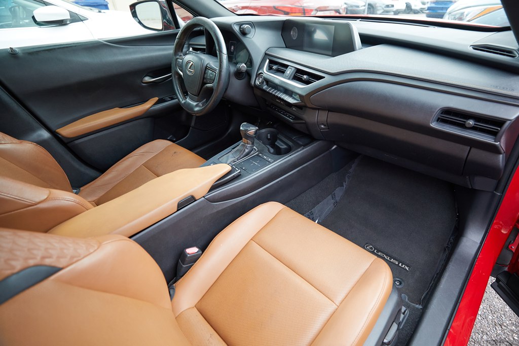 Photo 19 of this LEXUS UX 200