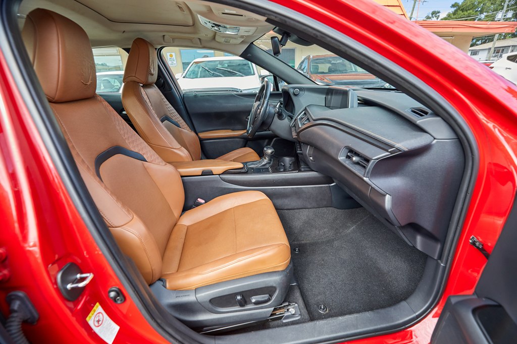 Photo 20 of this LEXUS UX 200