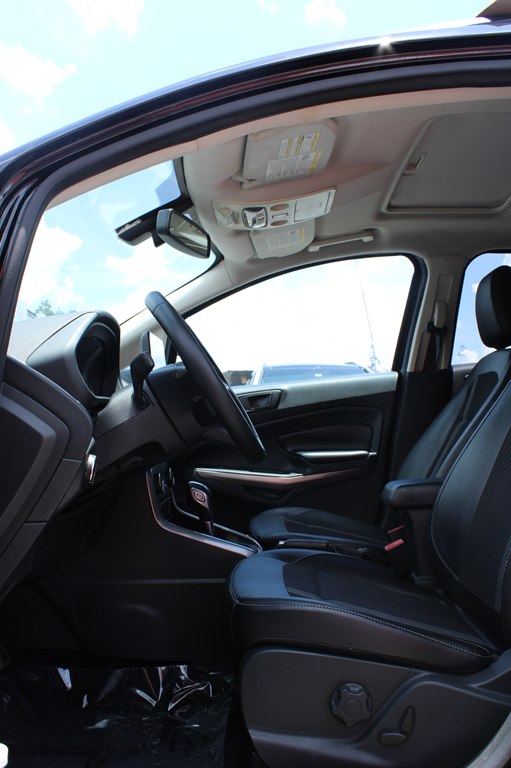 Photo 14 of this FORD ECOSPORT