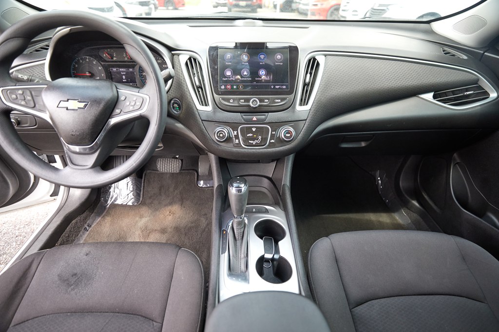 Photo 20 of this CHEVROLET MALIBU