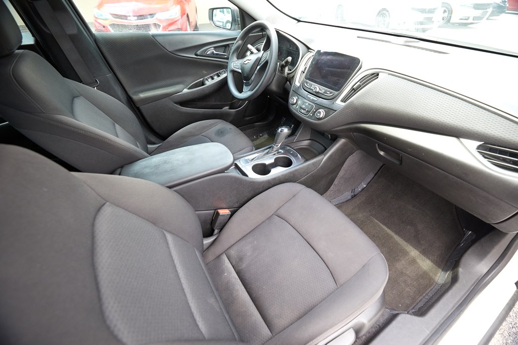 Photo 16 of this CHEVROLET MALIBU
