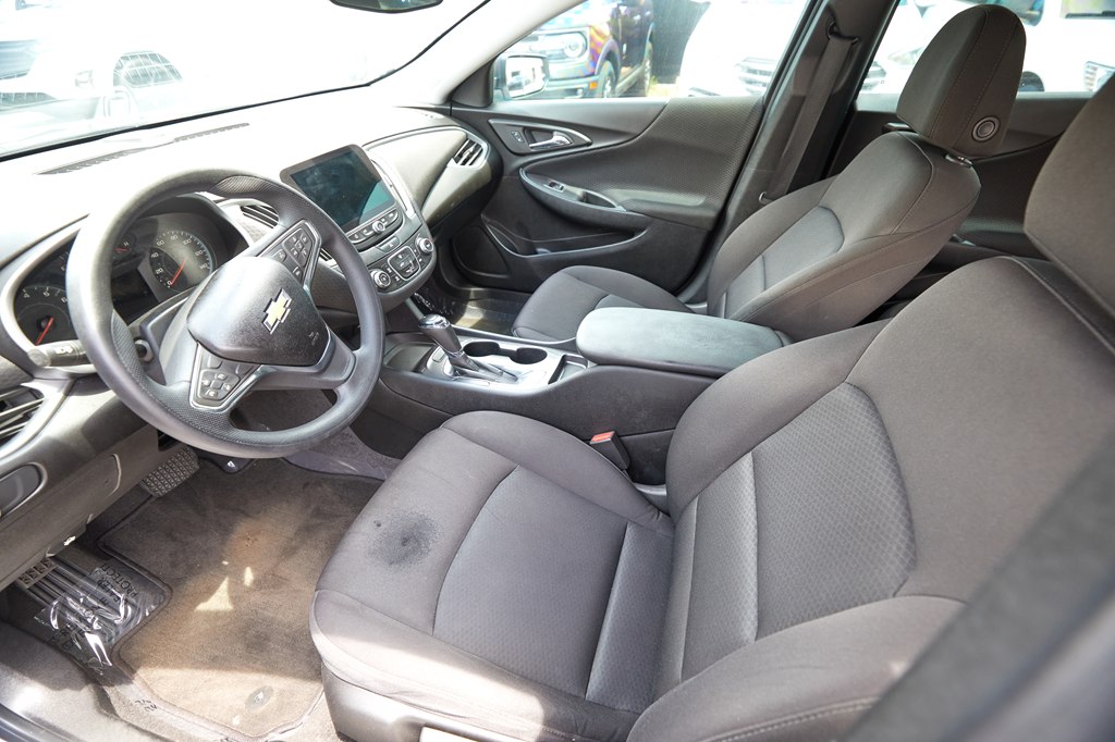 Photo 12 of this CHEVROLET MALIBU