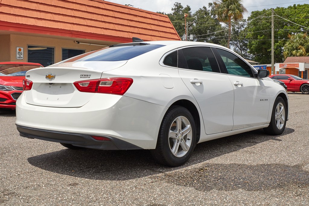 Photo 8 of this CHEVROLET MALIBU