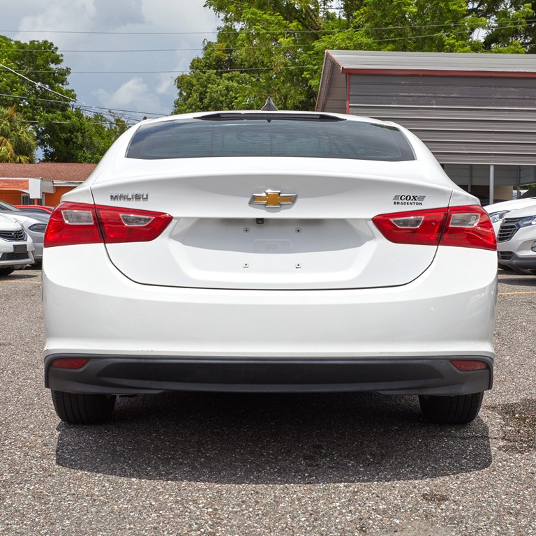 Photo 2 of this CHEVROLET MALIBU