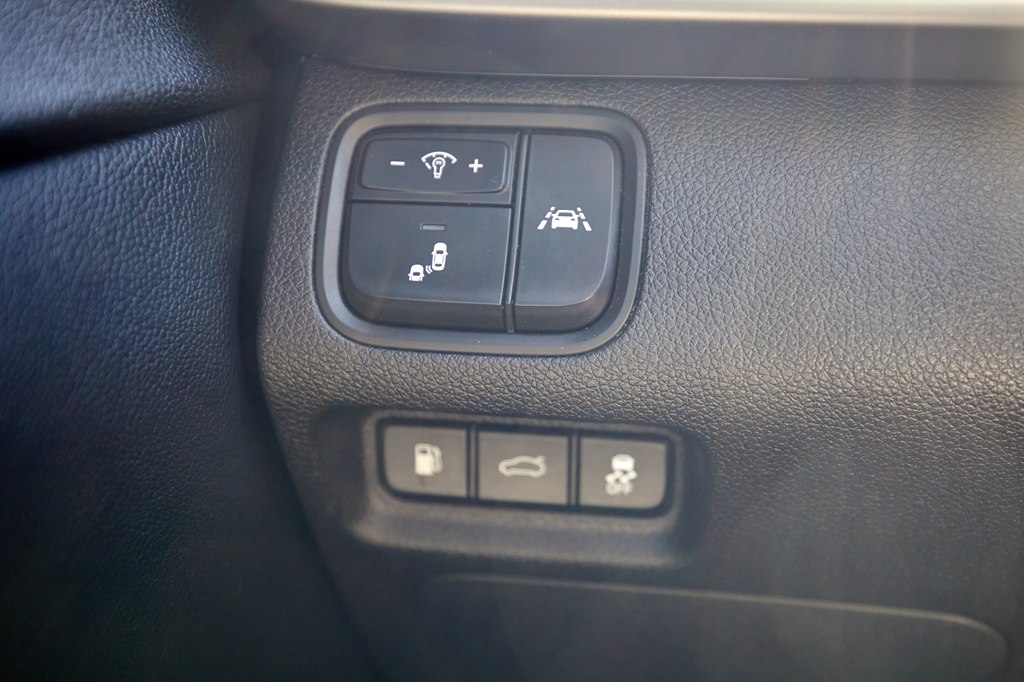 Photo 14 of this KIA OPTIMA