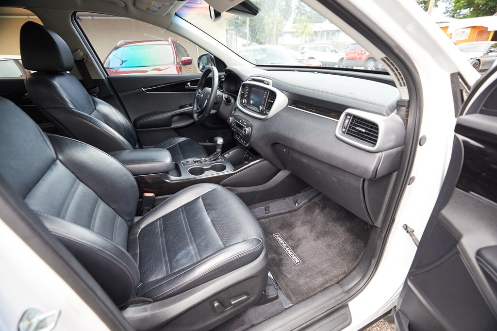 Photo 12 of this KIA SORENTO