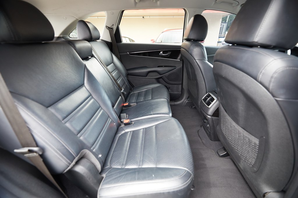 Photo 27 of this KIA SORENTO